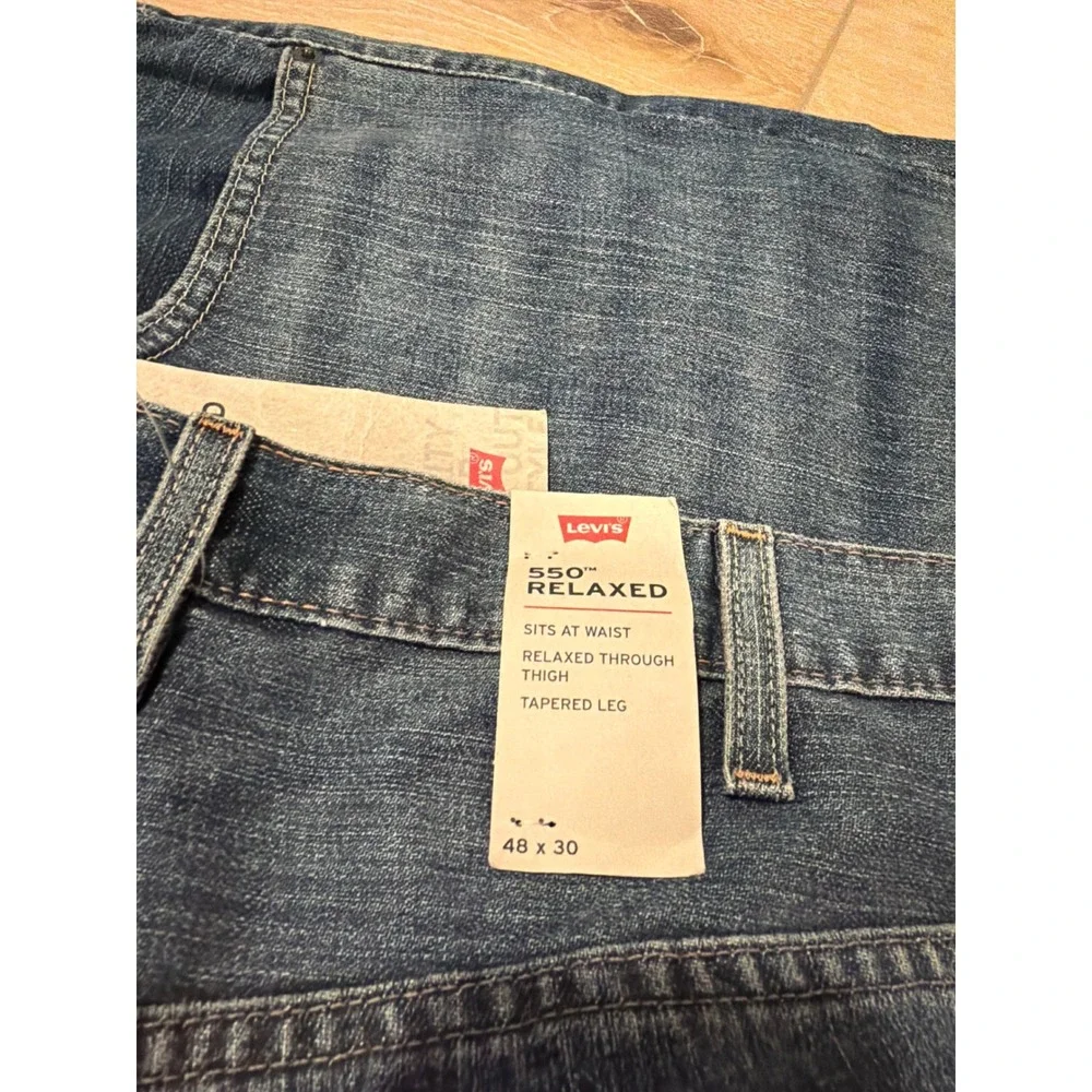 Levis 550 Relaxed Fit Tapered Leg Jeans Mens‎ 48x30 Blue Denim Medium Wash read